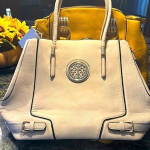 Light beige purse